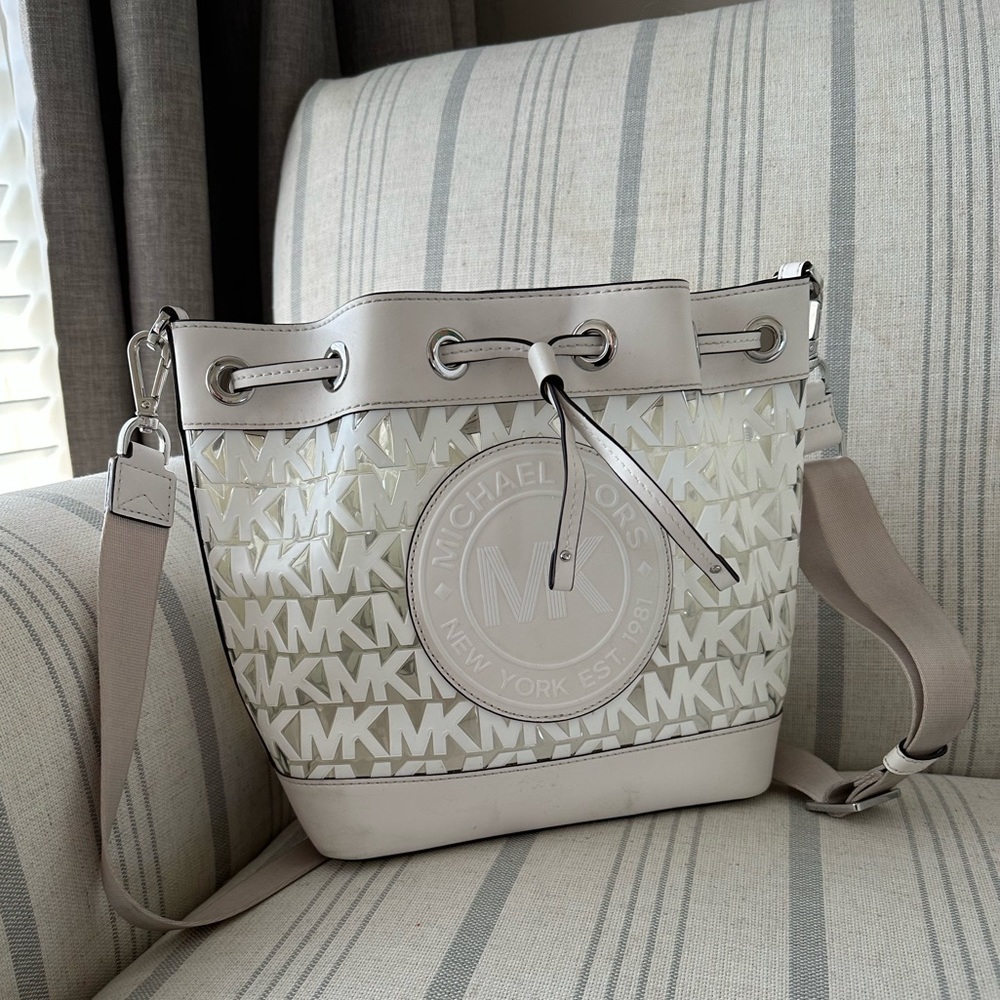 Michael Kors White/Clear Bucket Bag